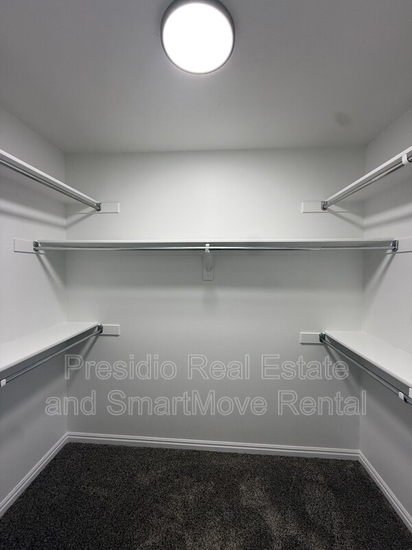 Building Photo - 6248 S High Bluff Dr