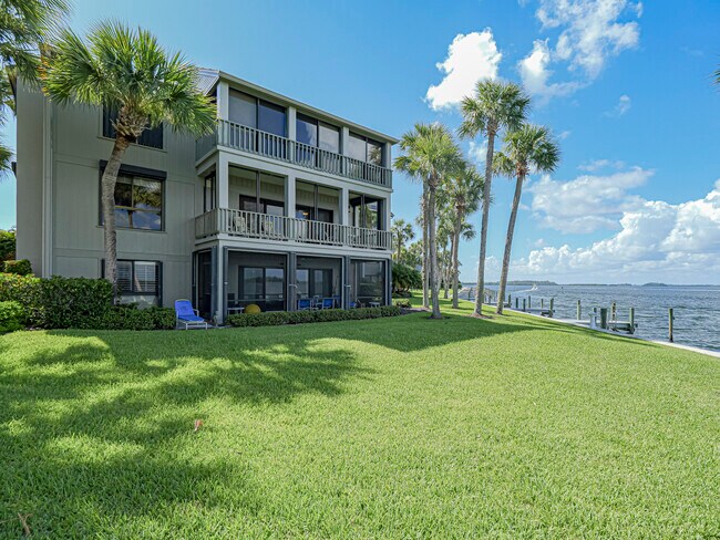 Building Photo - 1001 Bay Rd