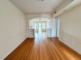 Building Photo - 2659 N Saint Louis Ave