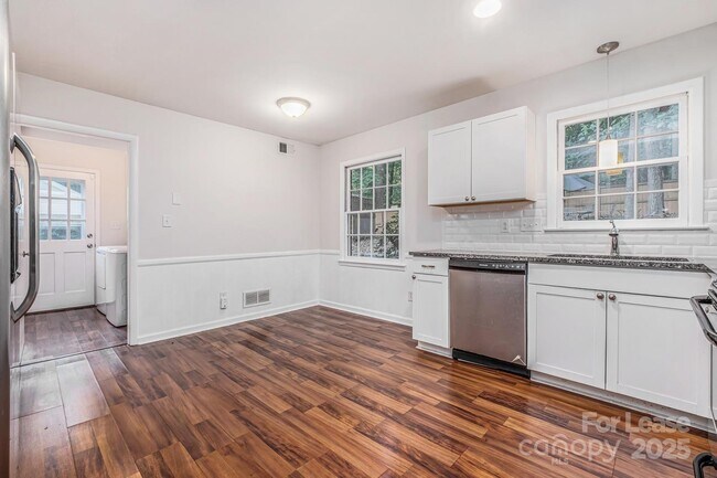 Building Photo - 701 McNabb Ct