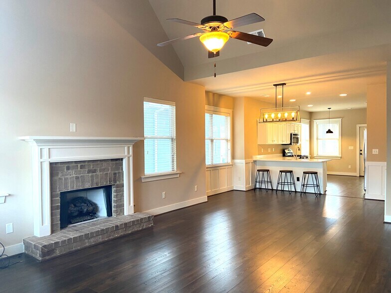 Building Photo - 1036 Crawford Ct