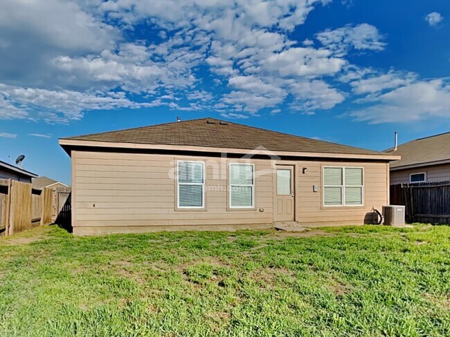 Building Photo - 10025 Quail Glen Dr