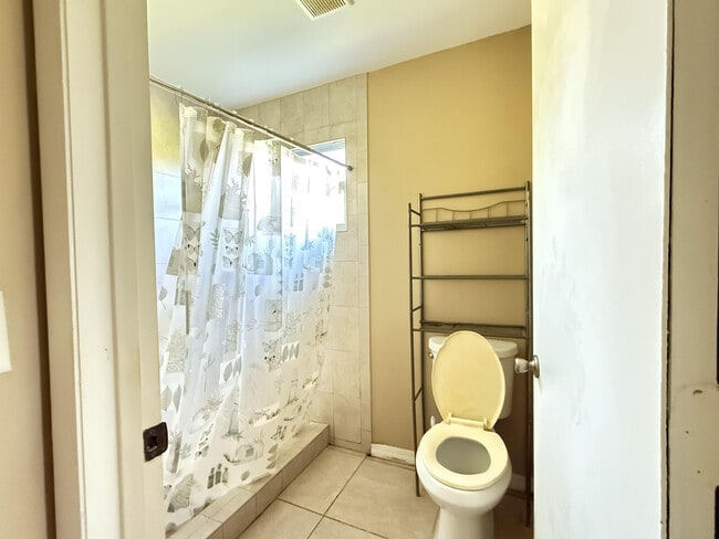 Building Photo - 1997 SE Burgundy Ln