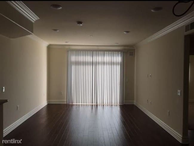 Building Photo - 10950 Bloomfield St