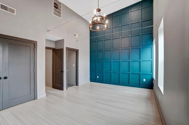 Building Photo - 1534 Republic St