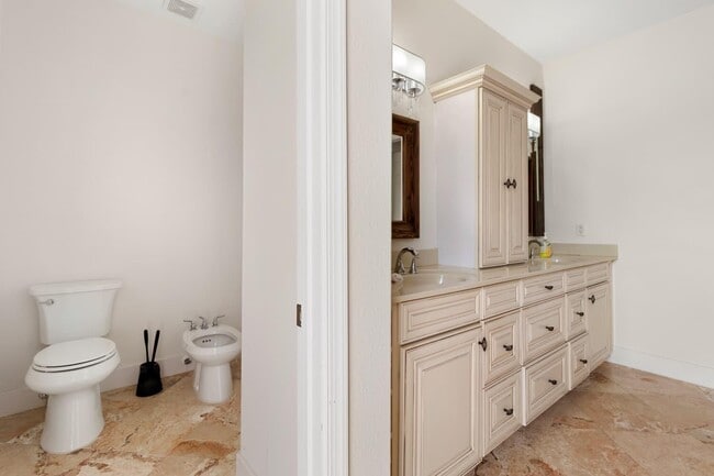 Building Photo - 6301 SW 58th Ct