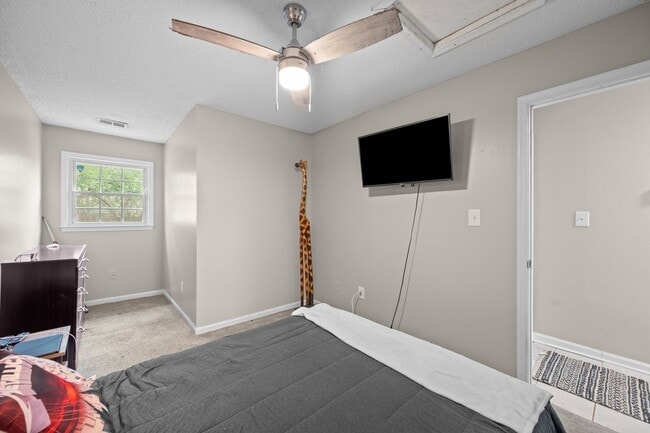 Building Photo - Charming 2-Bedroom Home in Virginia Beach