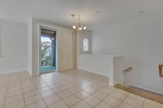Building Photo - 2 bed 2 bath Condo!!