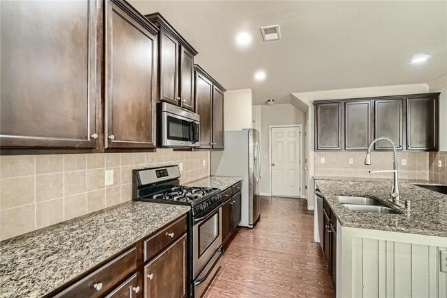 Building Photo - 1835 Habersham Villa Dr