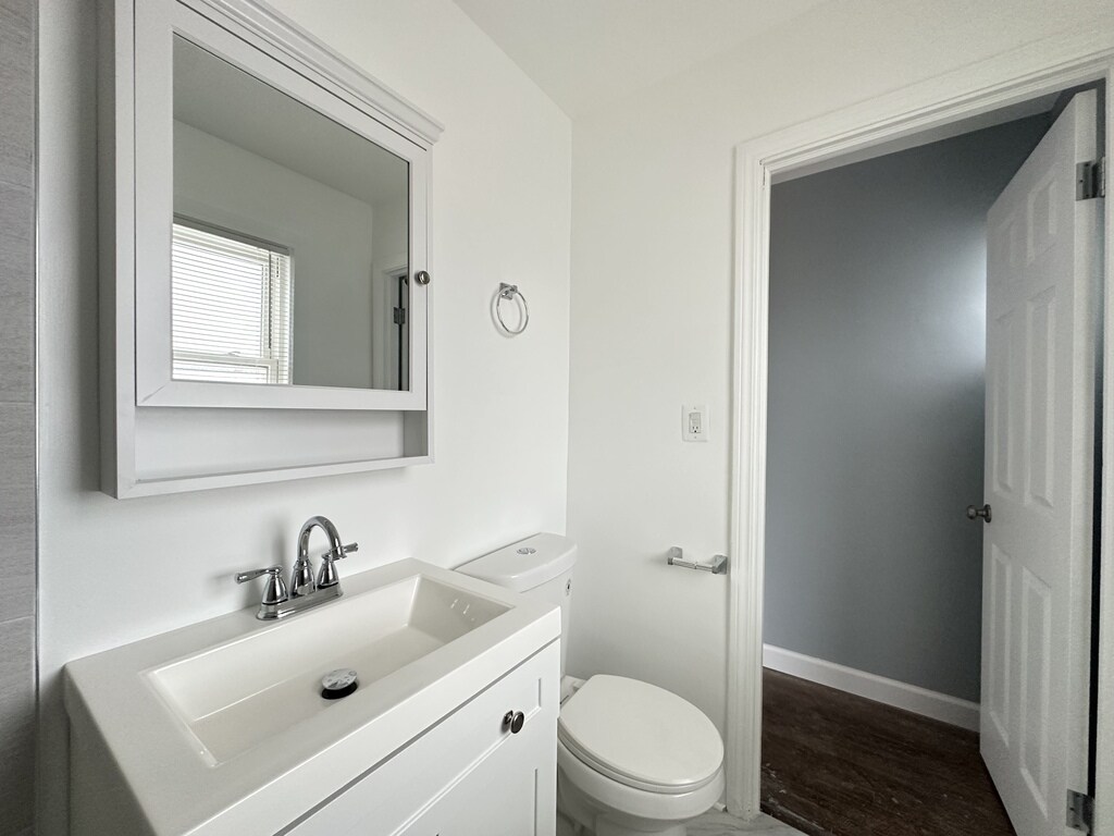 Building Photo - 6721 N California Ave