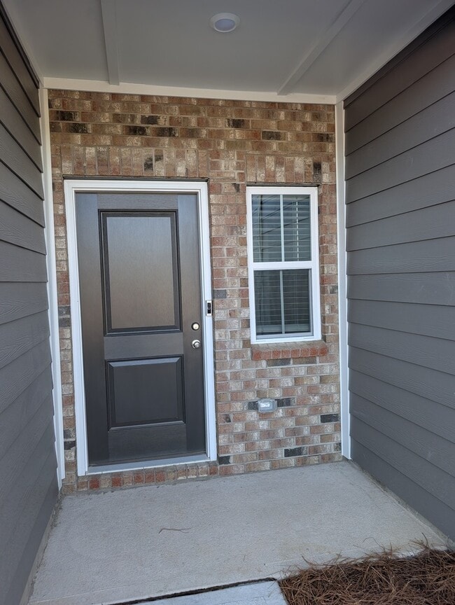 Building Photo - 12004 Oak St