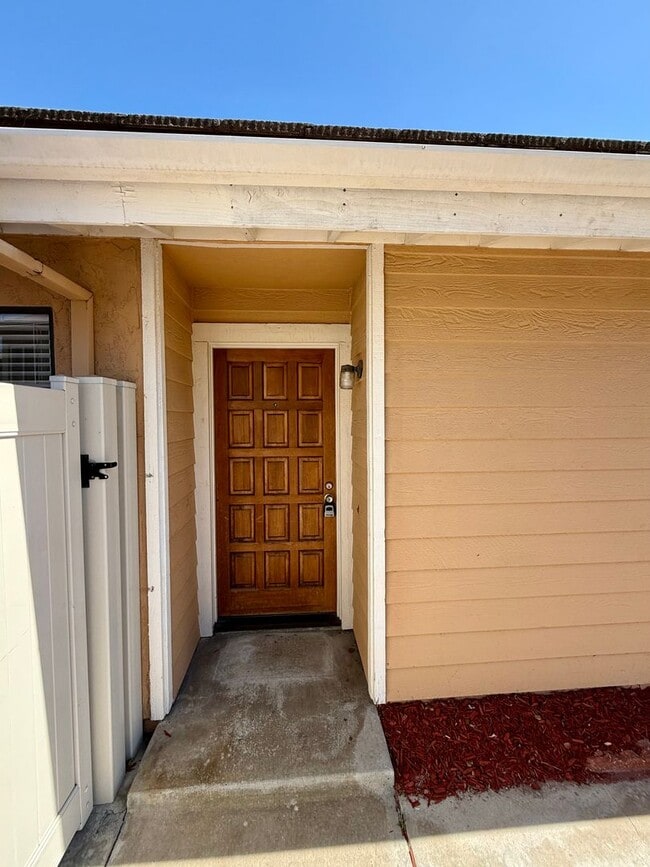 Building Photo - Wonderful 4 Bedroom 2-story Townhome in "F...