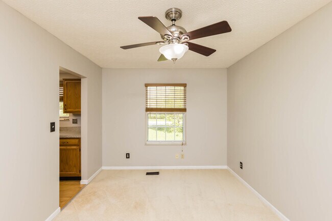 Building Photo - 5952 Sachem Ct