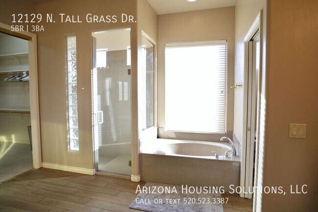 Building Photo - 12129 N Tall Grass Dr