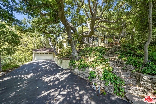 Building Photo - 7503 Willow Glen Rd