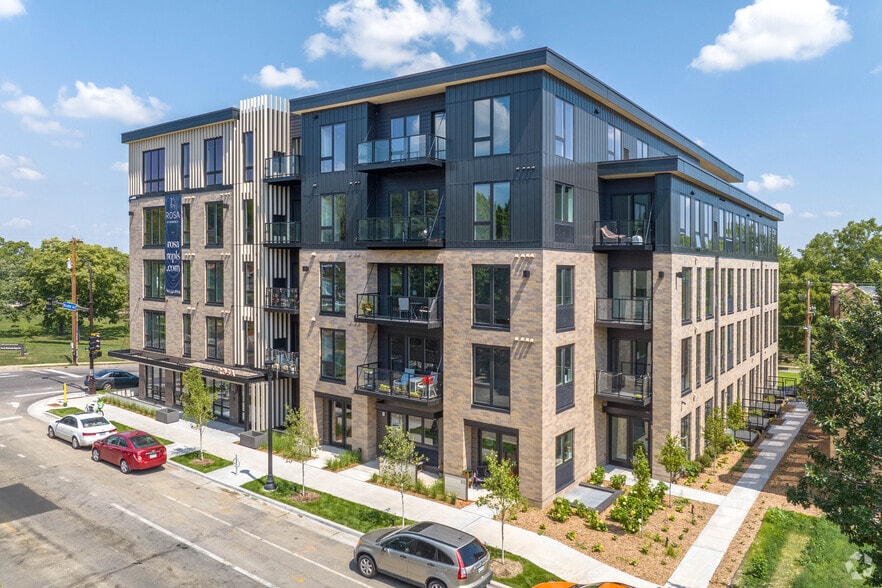 Building Photo - Rosa