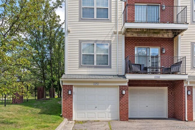 Building Photo - 3292 Newbury Pl