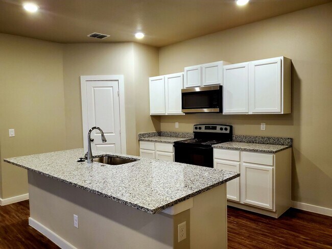 Building Photo - 2131 Kokomo Ave