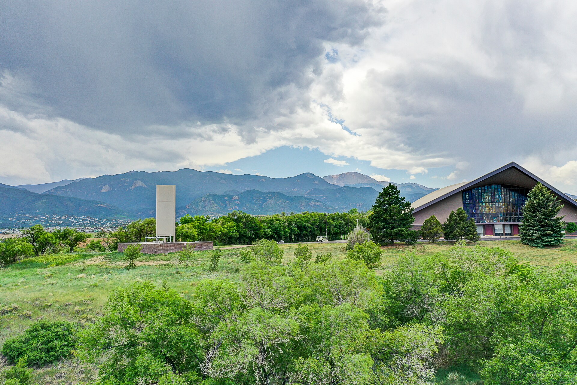 Building Photo - 619 Manitou Blvd