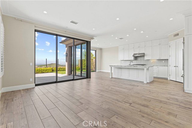 Building Photo - 110 Statura