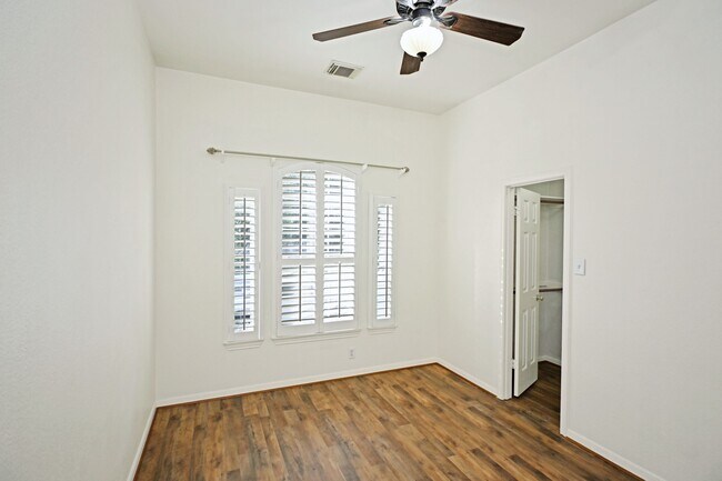 Building Photo - 1131 River Rock