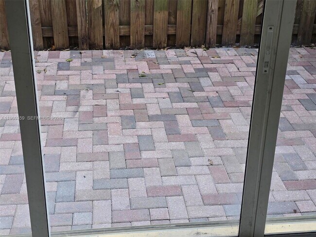 Building Photo - 1575 NE 33rd Ave