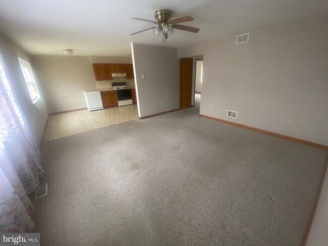 Building Photo - 1312 Clay Ave