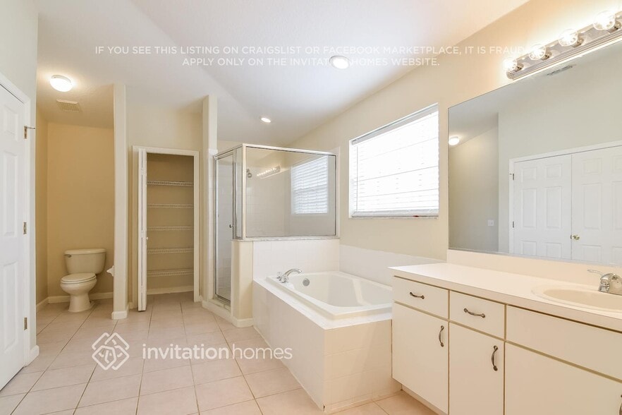 Building Photo - 1205 Lausberg Pl