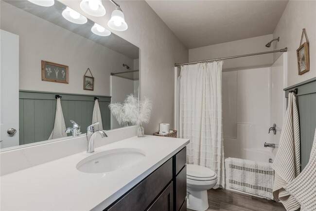 Building Photo - Beautiful Kalispell Home