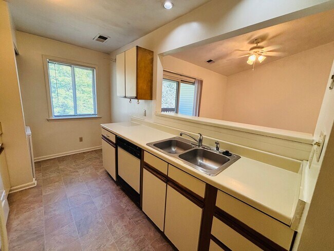 Building Photo - 401 Berryfield Ln