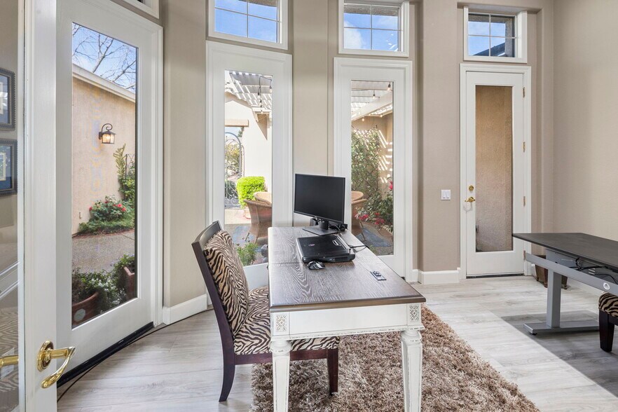 Office - 841 Northfield Ln