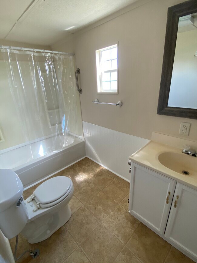 Building Photo - 200 Anderson St NW