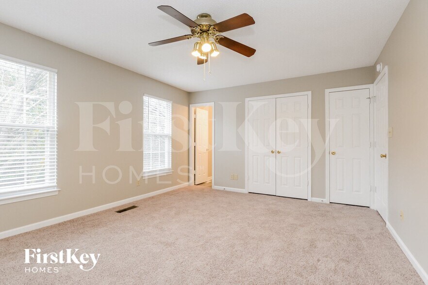 Building Photo - 6326 S Bend Ln