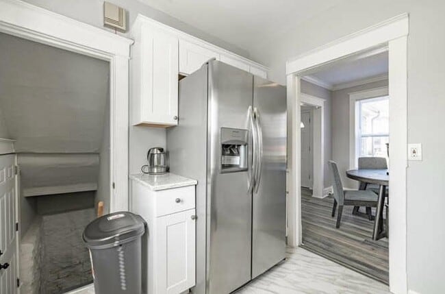 Building Photo - 6056 Clemens Ave