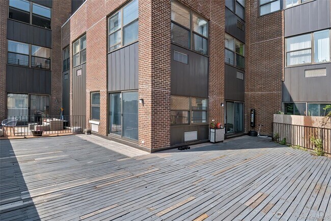 Building Photo - 23 Water Grant St