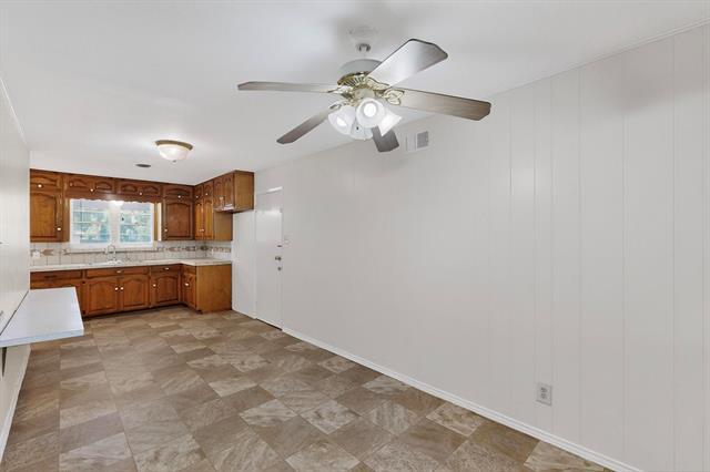 Building Photo - 2612 Ashley Dr