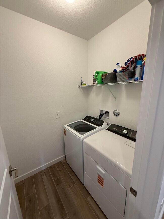 Building Photo - 1653 NE Ocean Dunes Dr