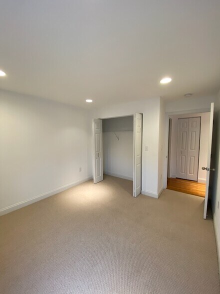 Building Photo - 115 Jersey St