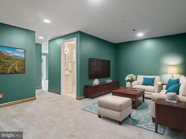 Building Photo - 303 Mayfair Pl