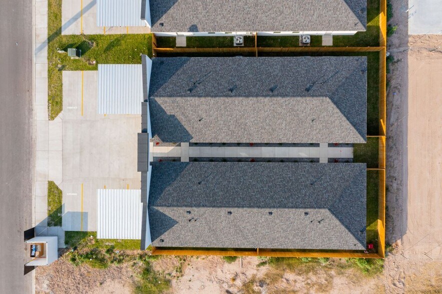 Building Photo - 500 N Onyx Ave