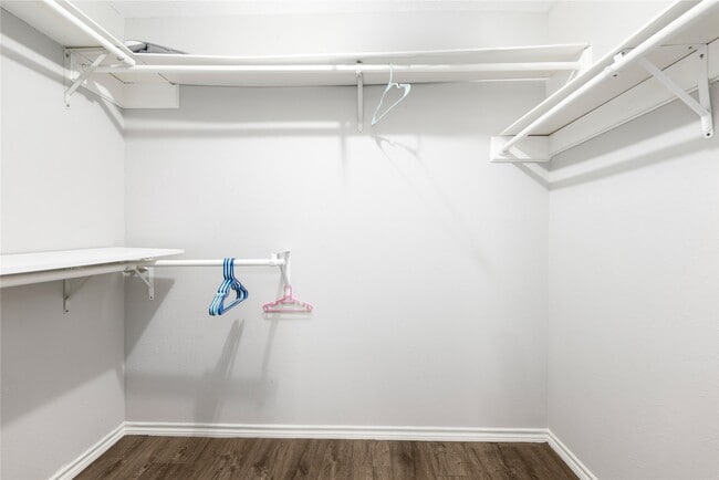 Building Photo - 303 Narcissus St