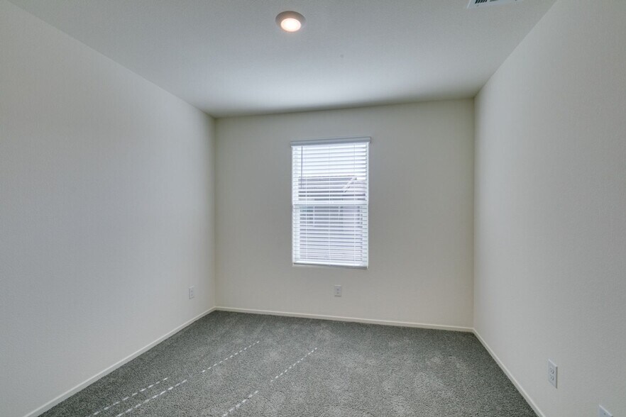 Building Photo - 7379 Craig Cv Ct