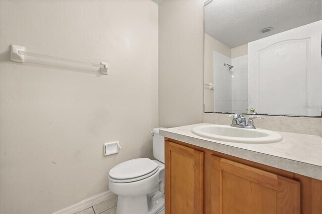 Building Photo - 628 Henley Cir