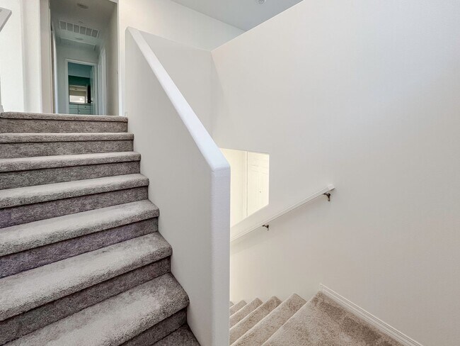 Building Photo - NEWER CONSTRUCTION ~SOLAR~ 3 BED 3 BATH BE...