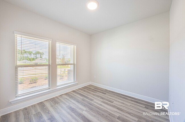 Building Photo - 31543 Lyon Rd