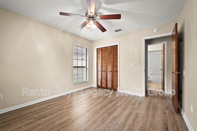 Building Photo - 3956 Hollows Dr
