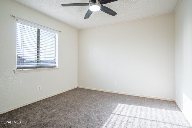Building Photo - 7041 Falling Leaf Cir