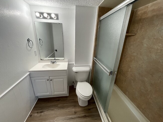 Building Photo - 3-Bed, 2.5 Bath Condo