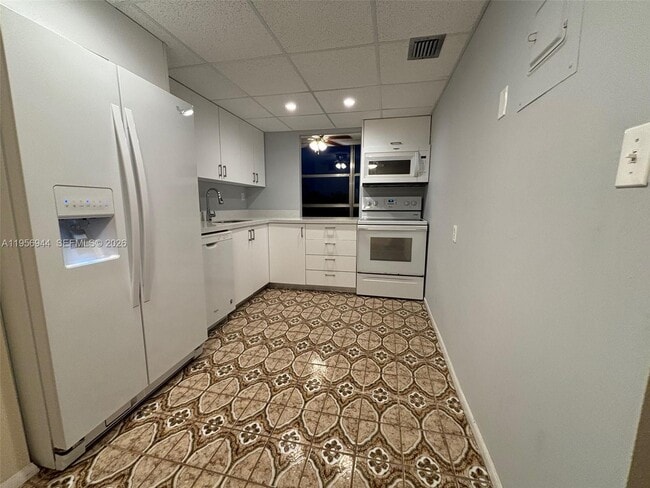 Building Photo - 2001 Atlantic Shores Blvd