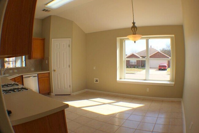 Building Photo - 2200 Bakers Way